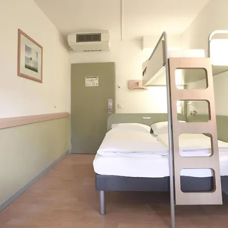 Hotel Ibis Budget Messe 2*